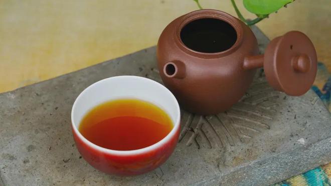 从生嚼茶叶到沏茶喝源于这个朝代的吃茶革命！
